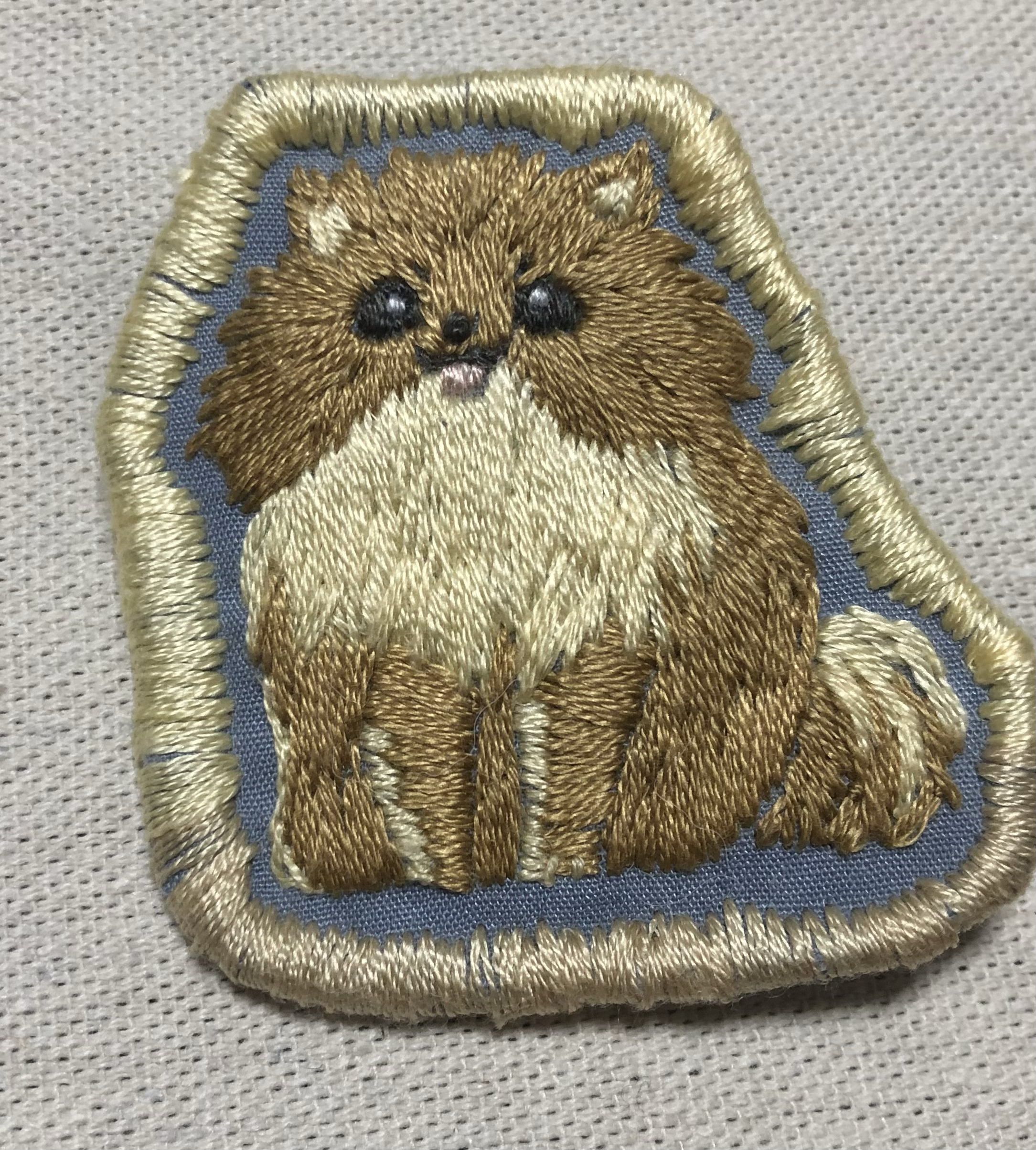 ポメラニアン刺繍ブローチ.jpg