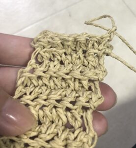 長方形の短い辺の端と端をつなげている写真